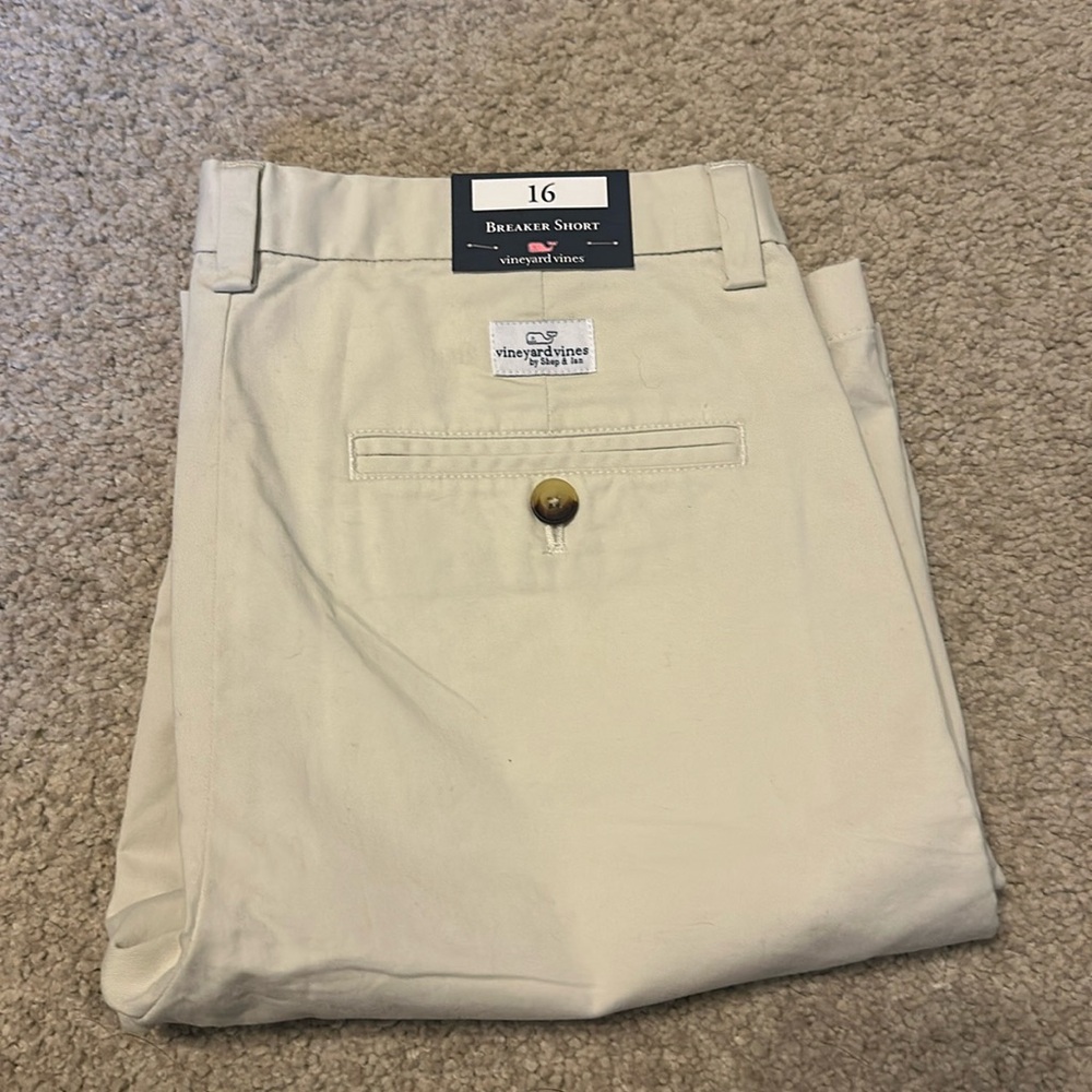 Boys vineyard vines breaker shorts size 16